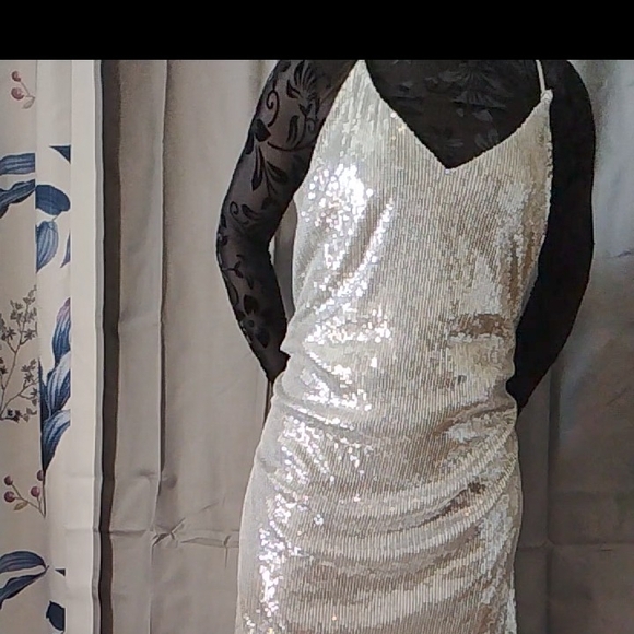 A New Day Silver Sequin Embellished Garment Size M - Picture 4 of 16